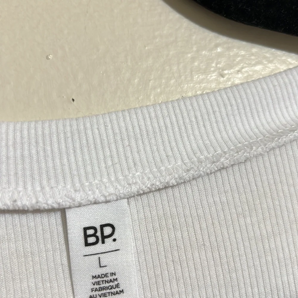 BP white basic tee - Picture 2 of 3